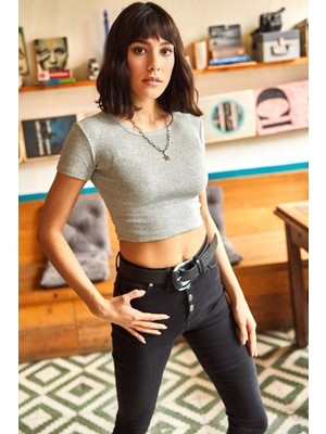 Kasheha Kadın Gri Kısa Kollu Bisiklet Yaka Likralı Örme Kaşkorse Crop Bluz - KSH00106