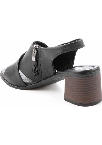 Siyah Leather Kadın Klasik Topuklu Ayakkabı K055864528 fırsatları