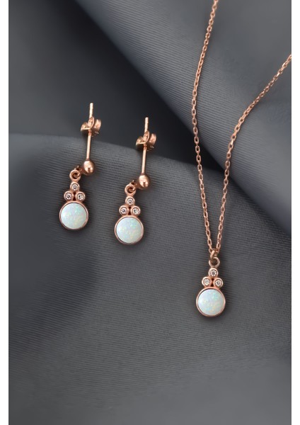 925 Ayar Gümüş Rose Kaplama Beyaz Opal Yuvarlak Kolye ve Çift Çivili Küpe Set