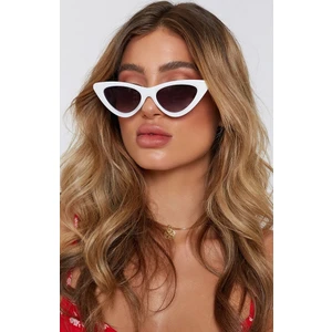 Retro Üçgen Cat-Eye Siyah Camlı Bayan Güneş Gözlüğü Beyaz