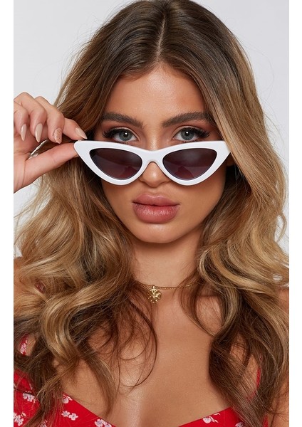 Retro Üçgen Cat-Eye Siyah Camlı Bayan Güneş Gözlüğü Beyaz modelleri