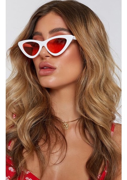 Retro Üçgen Cat-Eye Kırmızı Camlı Bayan Güneş Gözlüğü Beyaz