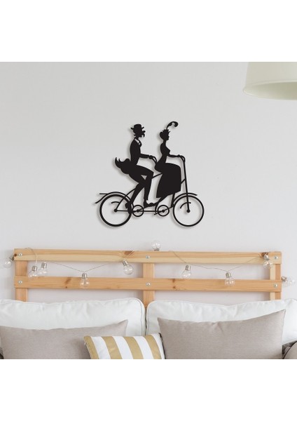 Kadın Nereye Aşk Oraya Metal Duvar Dekoru