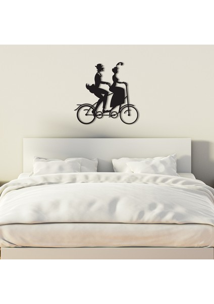 Kadın Nereye Aşk Oraya Metal Duvar Dekoru fiyatları