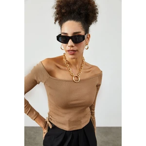 Bej Yanı Büzgü Detaylı Kayık Yaka Kaşkorse Bluz 2KXK2-45841-25