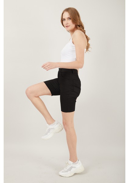 Kadın Cepli Slim Fit Şort