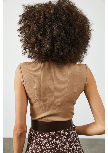 Bej Yarım Balıkçı Yaka Göğüs Detaylı Kaşkorse Bluz 2KXK2-45854-25 fırsatları