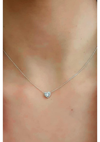 Swarovski taşlı gümüş minimal kalp kolye