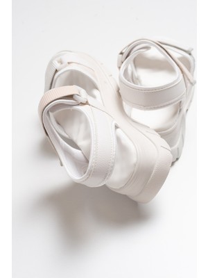 Luvi 4750 Beyaz Beyaz Rugan Bantlı Kadın Sandalet