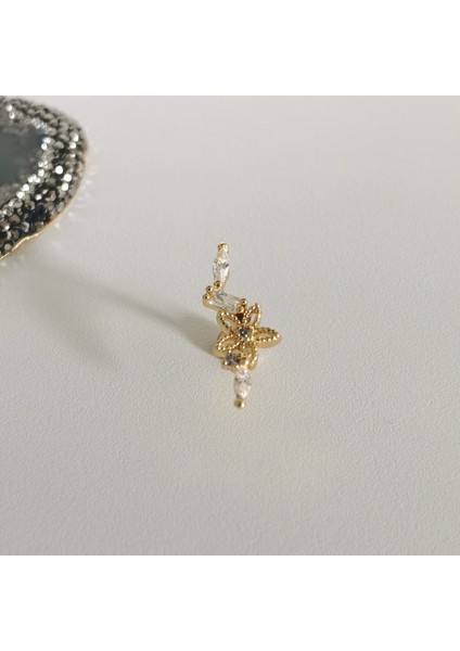 Cerrahi Çelik Zirkon Taşlı, Gold Mini Çiçekli Piercing - Bar Uzunluğu 6 Mm- 1 Adet fiyatları
