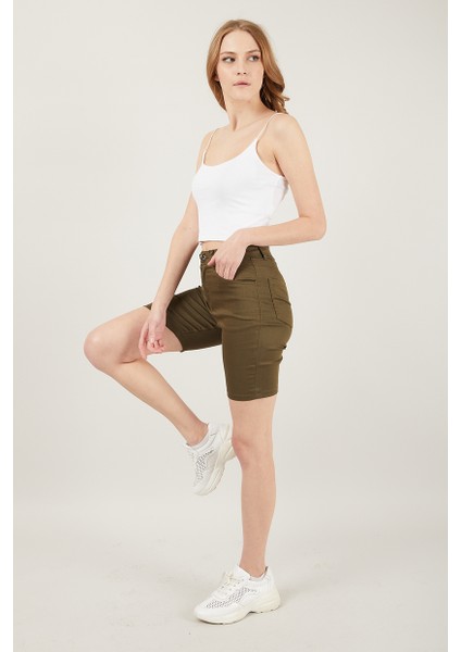 Kadın Cepli Slim Fit Şort