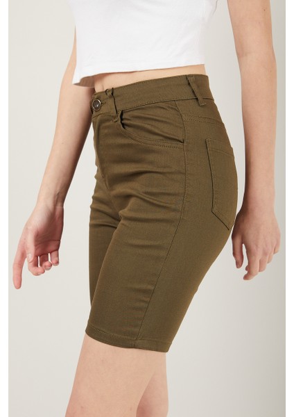 Kadın Cepli Slim Fit Şort