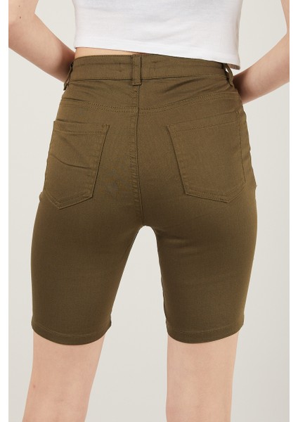Kadın Cepli Slim Fit Şort