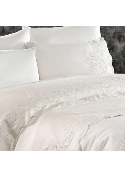 Hanedan Işlemeli Nevresim Takımı + Pike 7 Parça Set modelleri