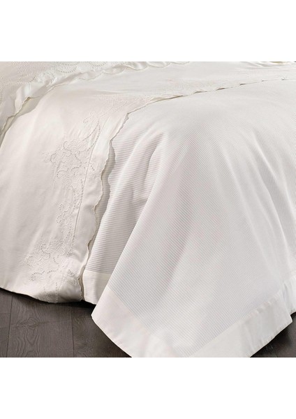 Hanedan Işlemeli Nevresim Takımı + Pike 7 Parça Set fırsatları