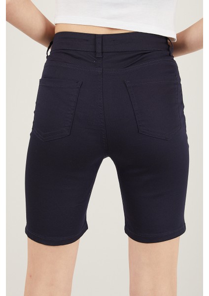 Kadın Cepli Slim Fit Şort indirimleri