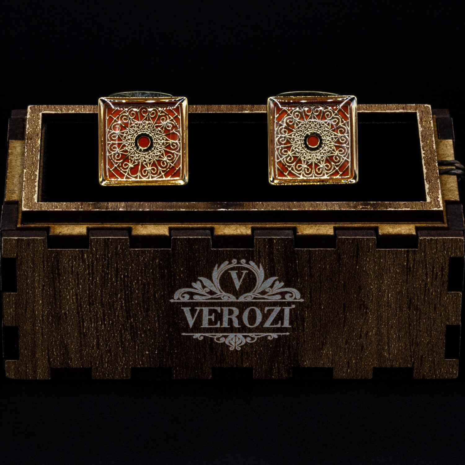 Verozi Kol Düğmesi - Kare Altın Desenli Kırmızı Taşlı - Kdkdta