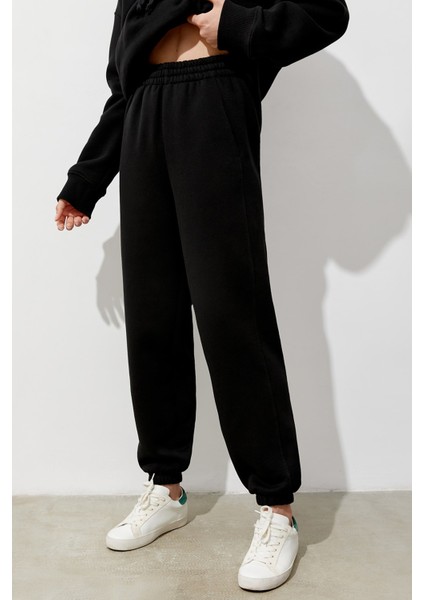 Kadın Siyah Comfort Fit Eşofman Altı MG1353