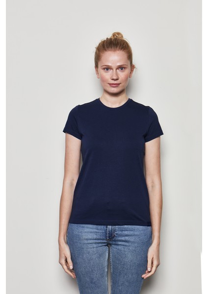 White And Simple Kadın Lacivert Basic Organik Pamuk T-Shirt fiyatları
