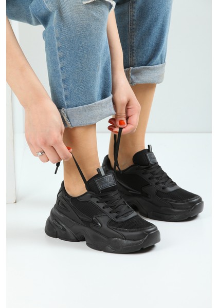 Siyah Bağlı Kadın Sneaker