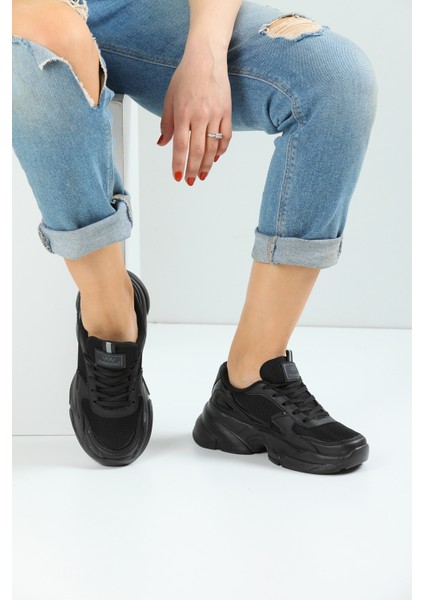 Siyah Bağlı Kadın Sneaker modelleri