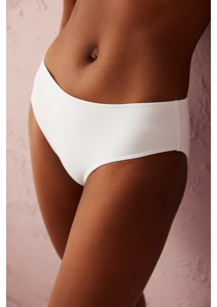 Beyaz Basic Hipster Bikini Altı