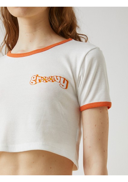 Kadın Crop Tişört Biyeli Kısa Kollu Minimal Baskılı indirimleri