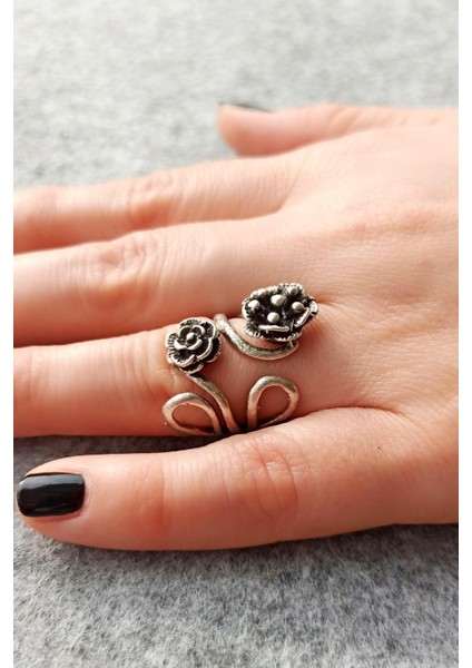 Antik Gümüş Kaplama Çiçek Şekilli El Yapımı Ayarlanabilir Kadın Yüzük modelleri