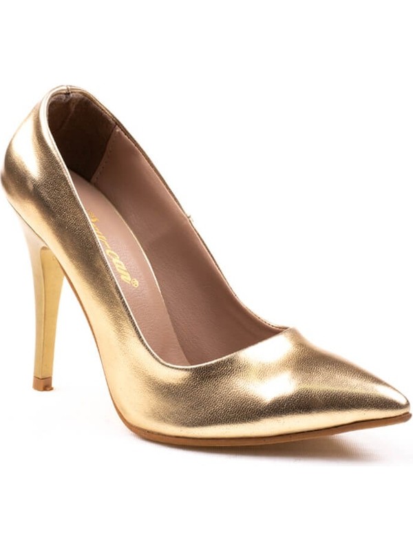 gold court shoes