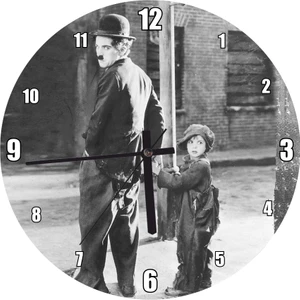 Cakatablo The Kid Charles Chaplin ve Jackie Coogan Duvar Saati (Çap 30X30 Cm)