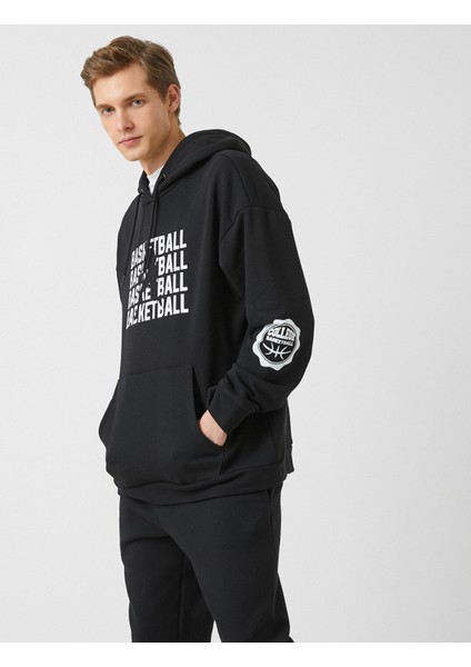 Kapşonlu Basketbol Temalı Baskılı Kanguru Cepli Sweatshirt