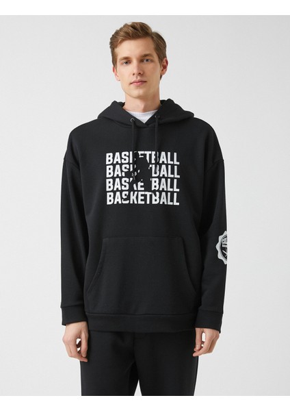 Kapşonlu Basketbol Temalı Baskılı Kanguru Cepli Sweatshirt