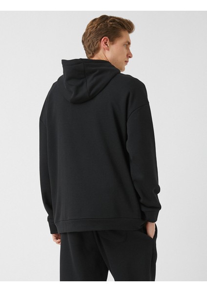 Kapşonlu Basketbol Temalı Baskılı Kanguru Cepli Sweatshirt fırsatları