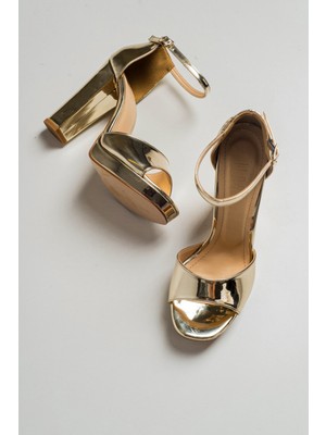 08K15 Altın Ayna Topuklu Kadın Ayakkabı
