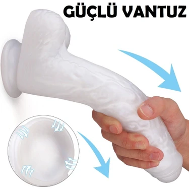 Chiroyli qora porno yulduz ogziga bir yigitning katta Dik bilan Tranny