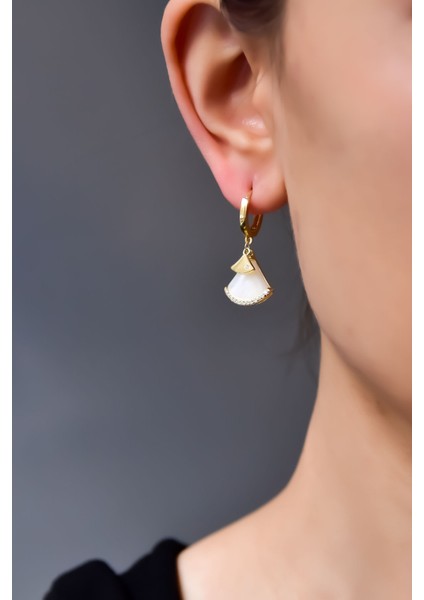 925 Ayar Gümüş Gold Kaplama Sedef Üçgen Halka Küpe fiyatları