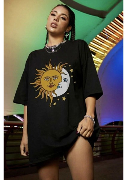 Evren Temalı Tasarım Tshirt