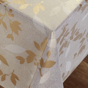 Elyaf Astarlı Pvc Masa Örtüsü Silinebilir Sıvı Geçirmez Leke Tutmaz Yaprak Kabartma Desenli Altın