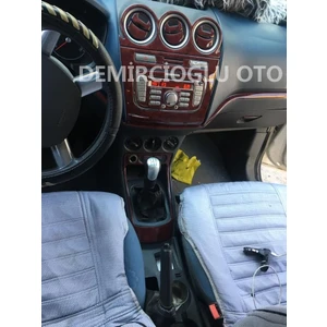 Ford Connect 2009 ve 2014 Arası 32 Parça Maun Torpido Kaplama