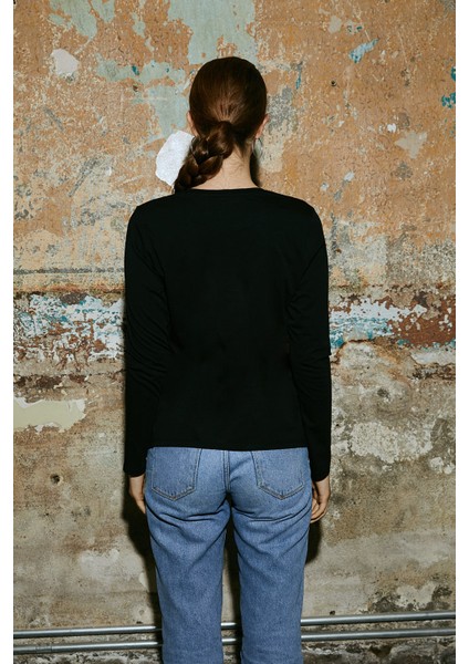 White And Simple Kadın Siyah Uzun Kollu Bisiklet Yaka Organik Pamuk T-Shirt fiyatları