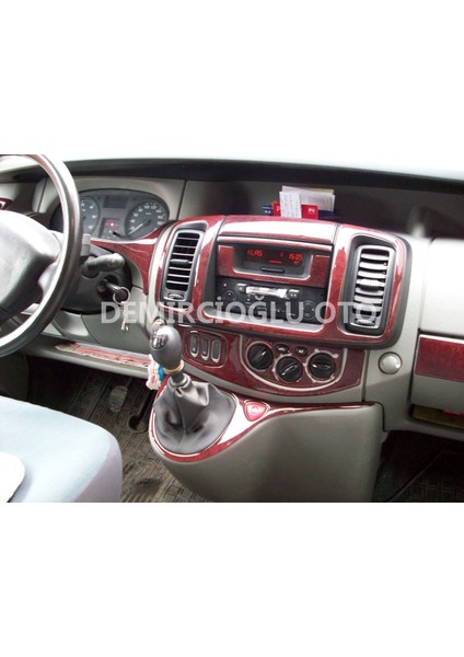 Renault Traffic 2004 Sonrası 15 Parça Maun Torpido Kaplama