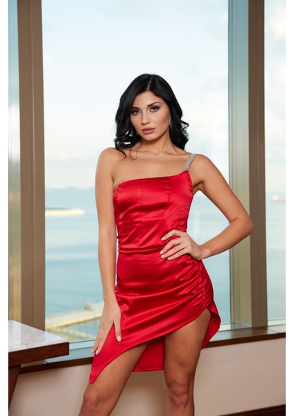 Kırmızı Tek Omuz Askılı Saten Elbise indirimleri