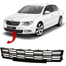 Gkl Skoda Süperb Ön Tampon Orta Izgara Kromlu 2013-2015 3T0853677B