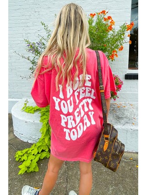 Pembe Baskılı Oversize Yuvarlak Yaka Kadın Tişört