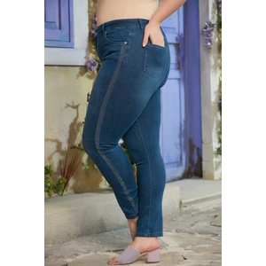 Yanları Taş Şerit Detaylı Büyük Beden Mavi Kot Pantolon