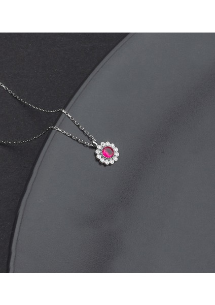 925 Ayar Gümüş Yakut Papatya Model Kolye