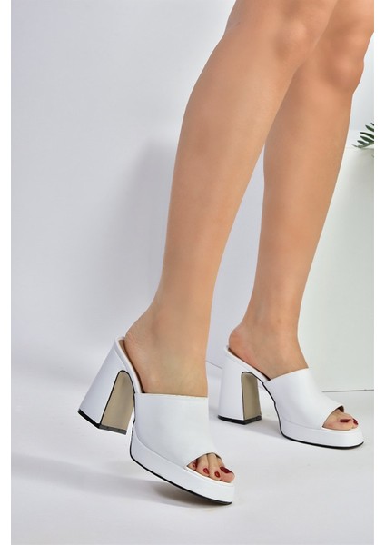 Beyaz Kadın Kalın Topuklu Terlik Suni Deri Neolit Taban ile Şık Tasarım fiyatları