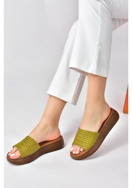 Yeşil Hakiki Deri Kalın Bantlı Örgü Modelli Günlük Kadın Terlik M291850003 fiyatları