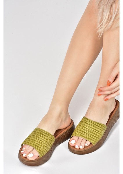 Yeşil Hakiki Deri Kalın Bantlı Örgü Modelli Günlük Kadın Terlik M291850003 modelleri