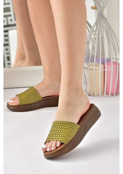 Yeşil Hakiki Deri Kalın Bantlı Örgü Modelli Günlük Kadın Terlik M291850003 indirimleri